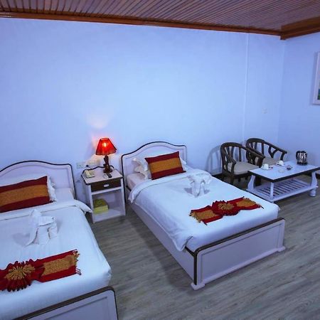 Hotel Queen مانديلاي المظهر الخارجي الصورة