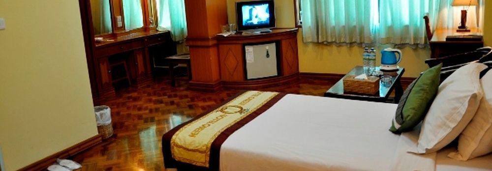 Hotel Queen مانديلاي المظهر الخارجي الصورة