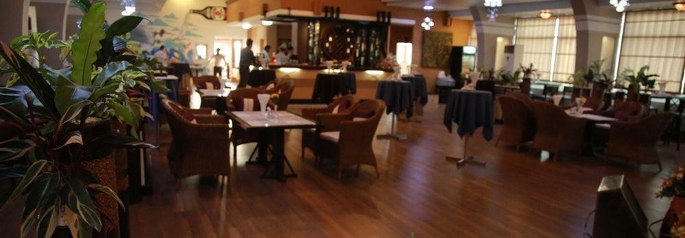 Hotel Queen مانديلاي المظهر الخارجي الصورة