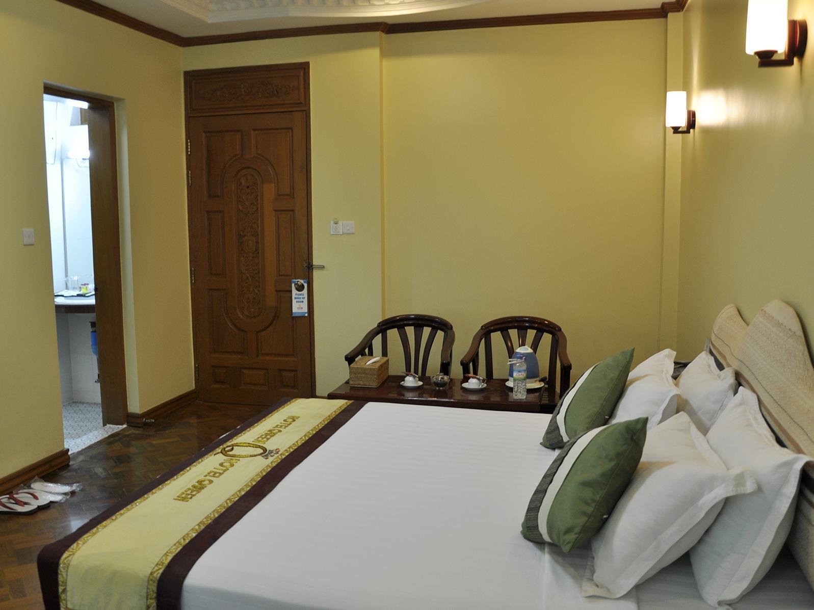 Hotel Queen مانديلاي المظهر الخارجي الصورة