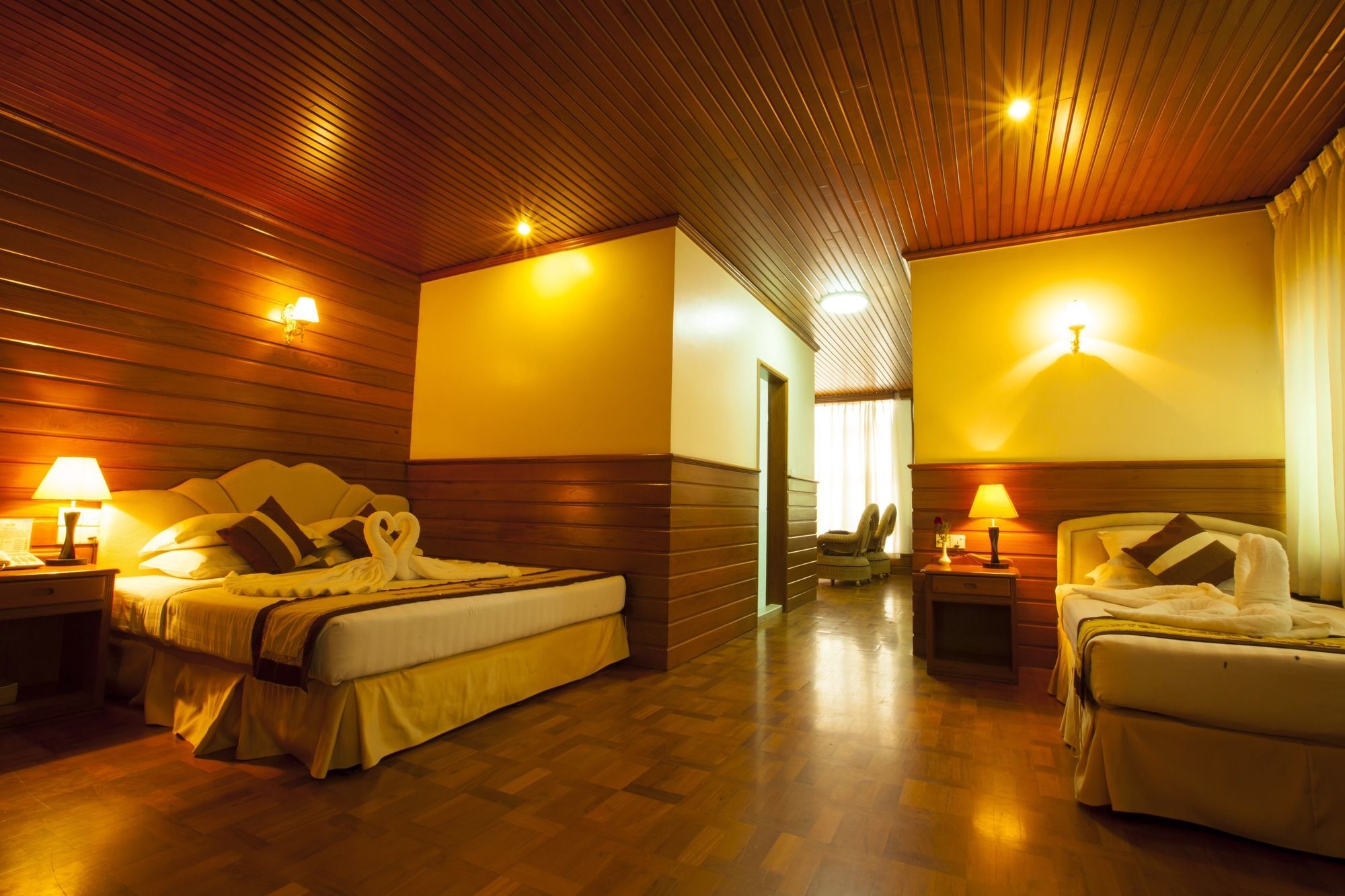 Hotel Queen مانديلاي المظهر الخارجي الصورة