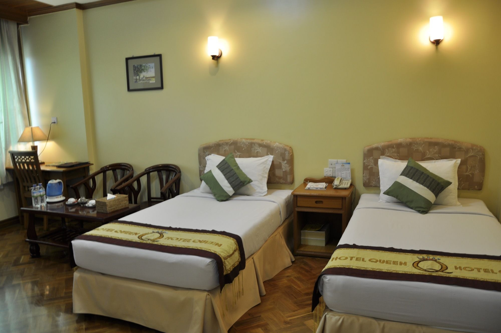 Hotel Queen مانديلاي المظهر الخارجي الصورة
