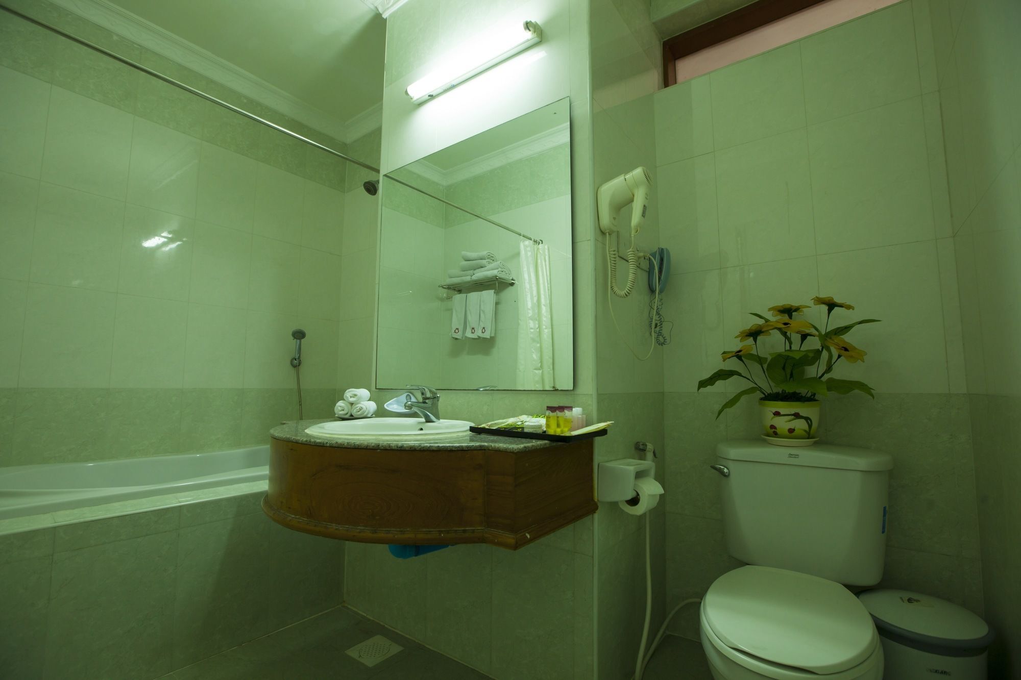 Hotel Queen مانديلاي المظهر الخارجي الصورة