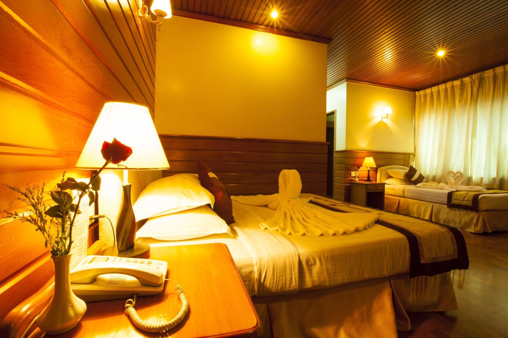 Hotel Queen مانديلاي المظهر الخارجي الصورة