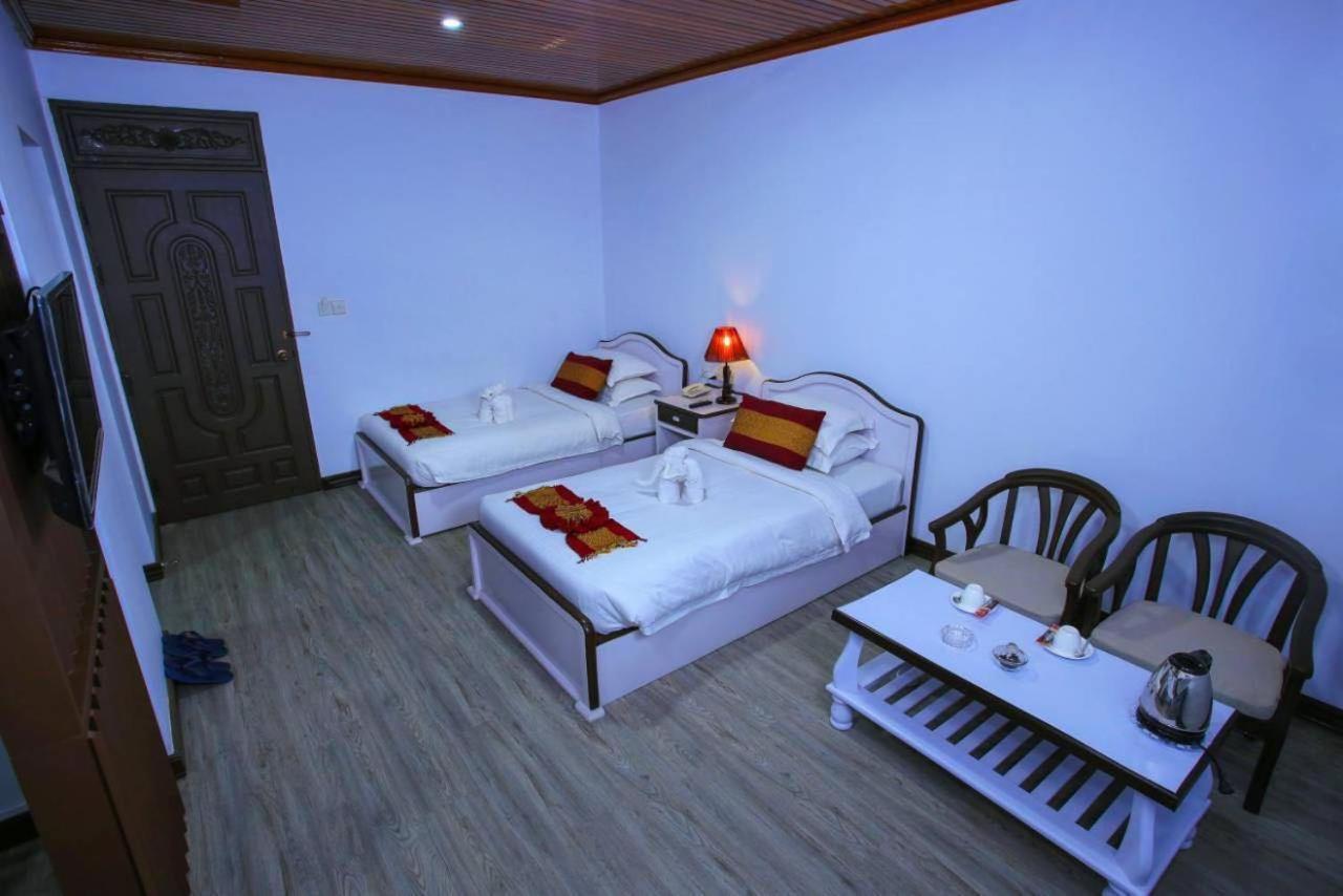 Hotel Queen مانديلاي المظهر الخارجي الصورة