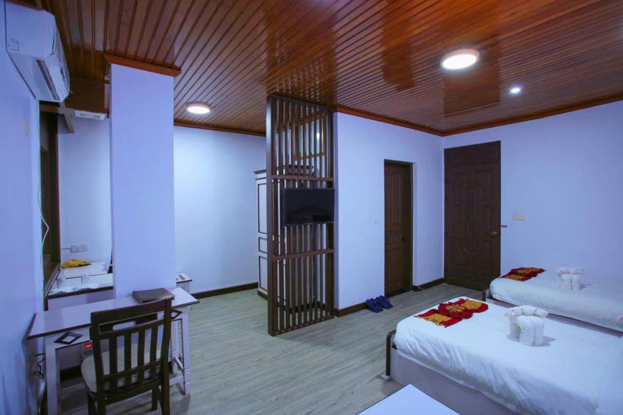 Hotel Queen مانديلاي المظهر الخارجي الصورة